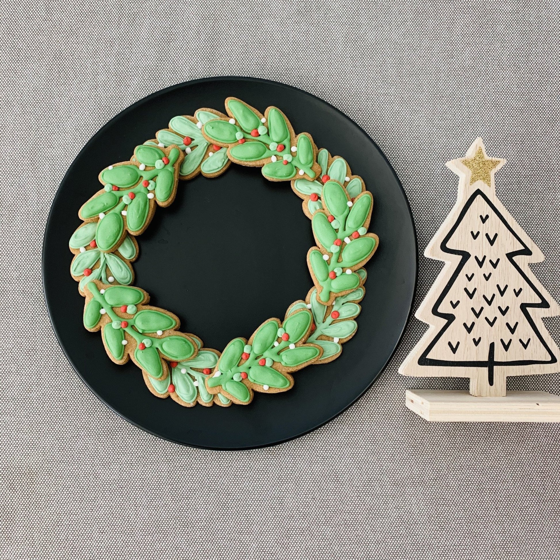Door Wreath Cookie Platter Cookie Cutter - Periwinkles Cutters