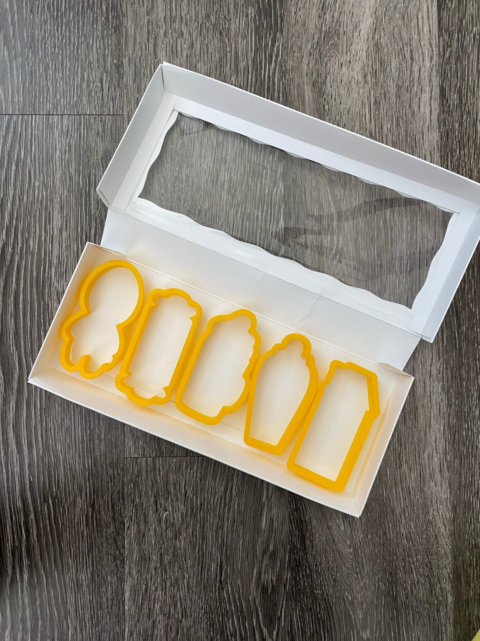 Taffy Plaque Cassie Tallish Holiday Cookie Cutter - Periwinkles Cutters